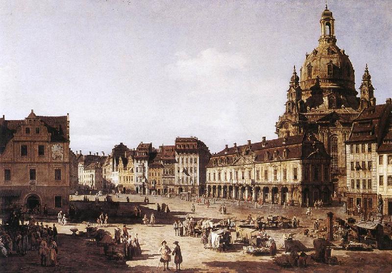 BELLOTTO, Bernardo New Market Square in Dresden